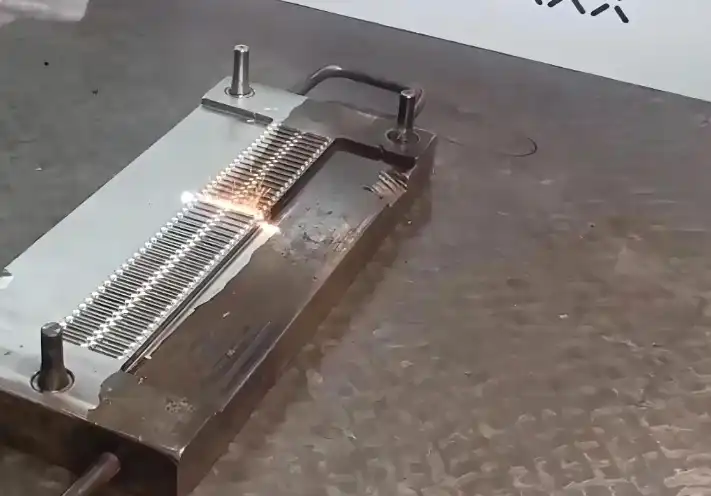 Pulse laser cleaning of molds