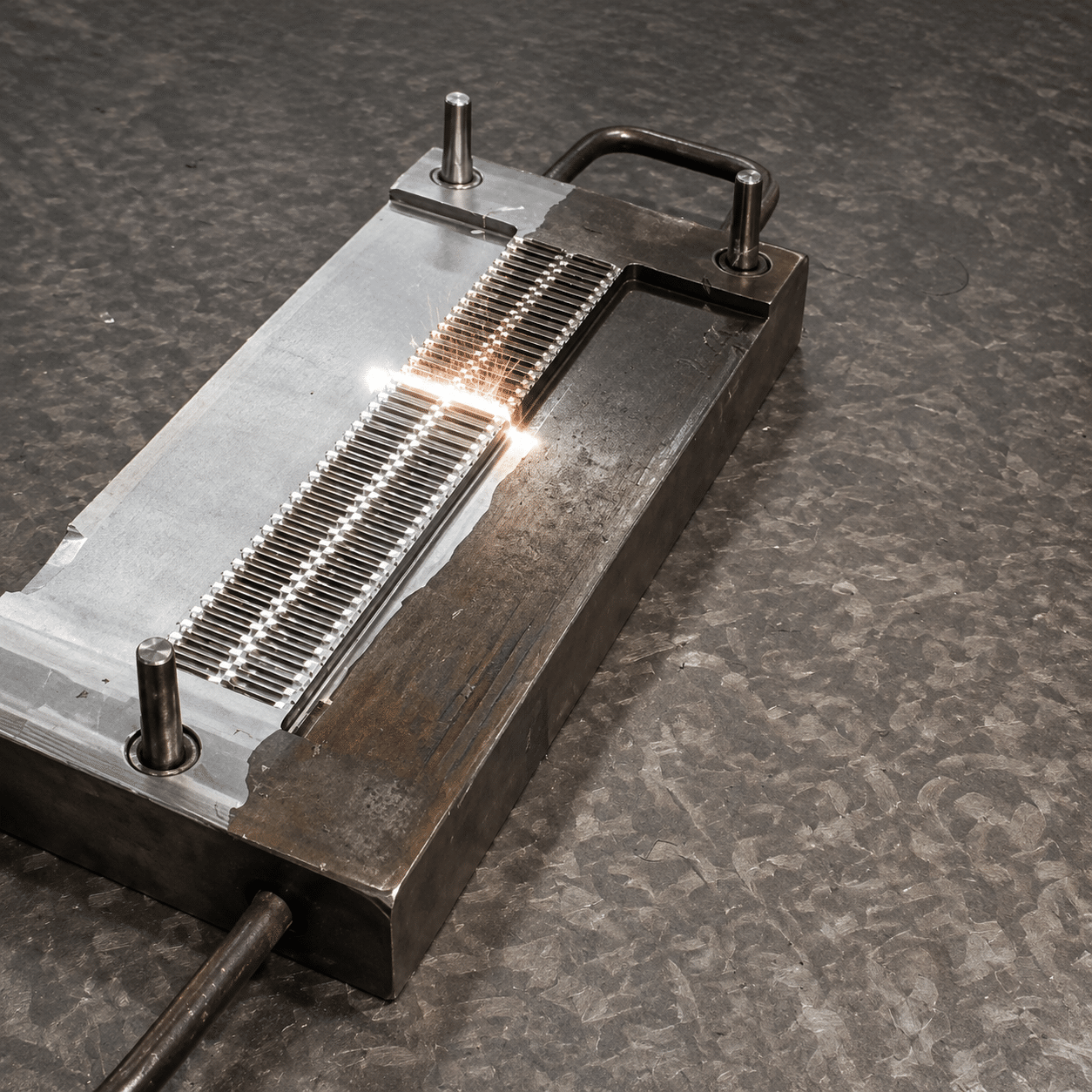 Laser mold cleaning application on tire mold injection mold or die casting mold