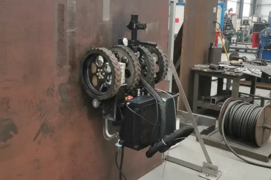 Laser wall climbing cleaning machine