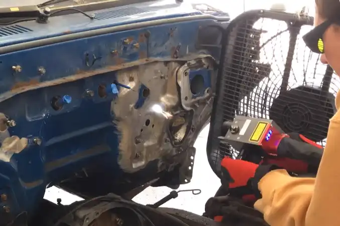 How to Protect Yourself When Operating a Laser Cleaning Machine