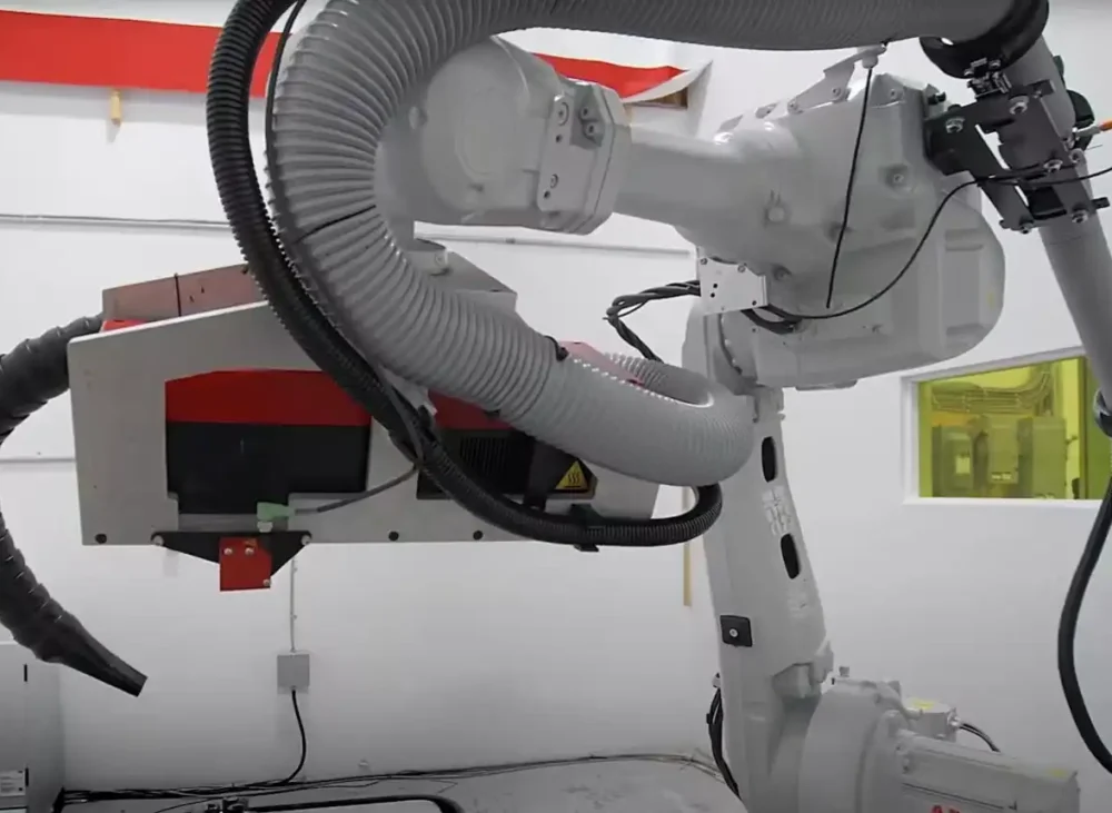 How to combine laser cleaning machine with industrial robots
