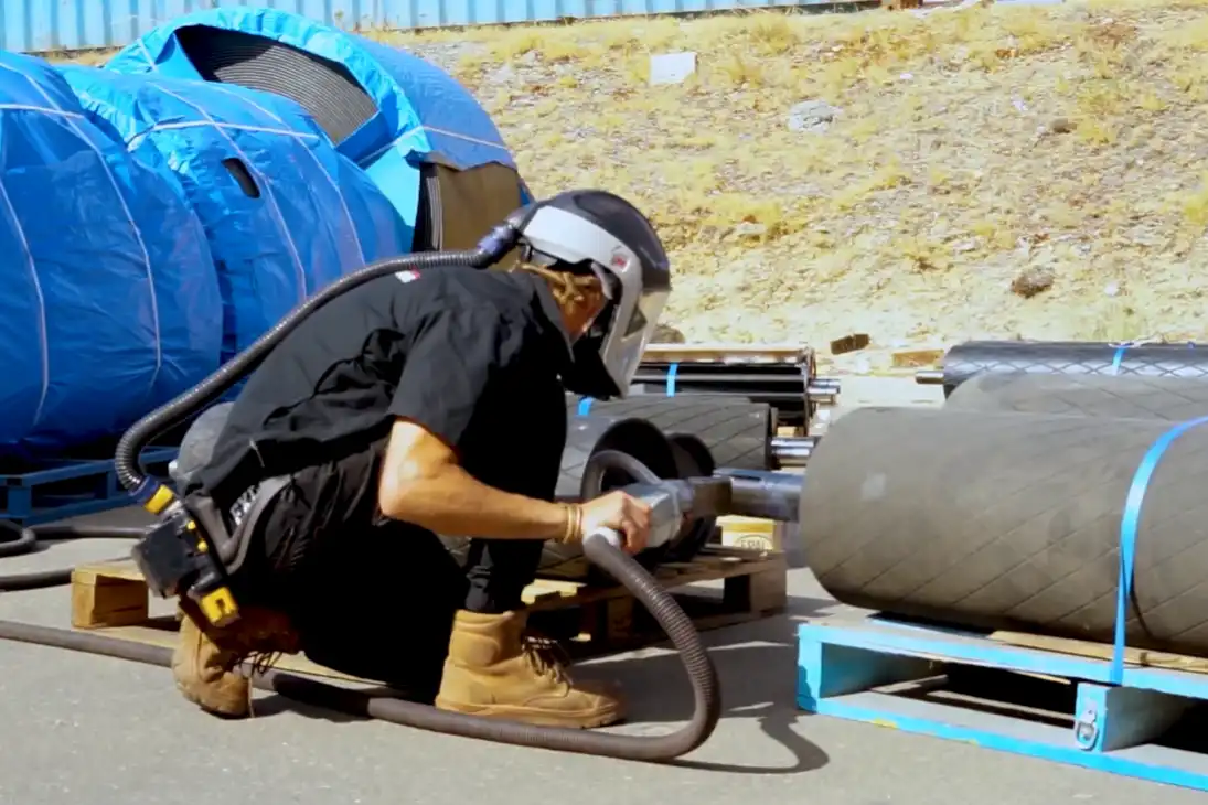 What should be noted when using a laser cleaning machine outdoors