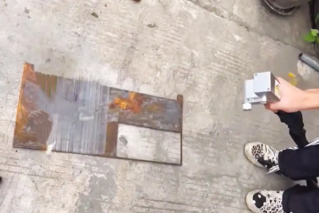 Non destructive cleaning of laser cleaning machine