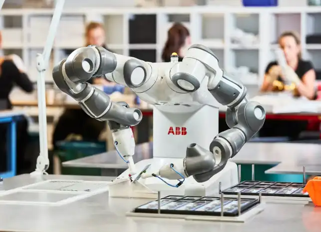 7 Ways AI Powered Cobots Transform Modern Manufacturing