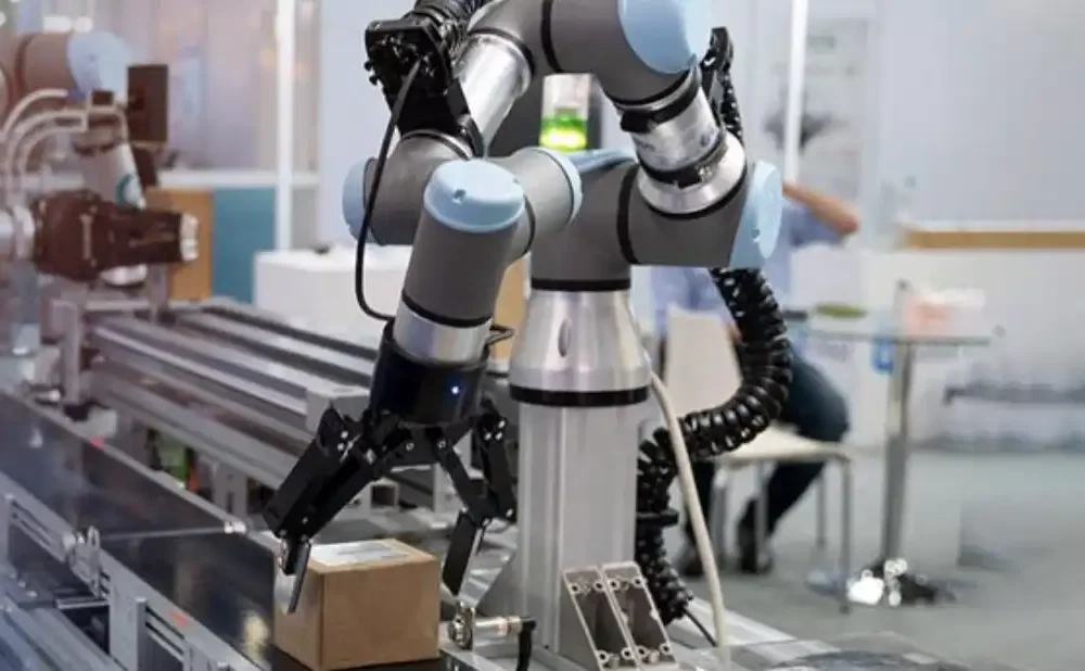 Cobot Deployment Timeline — 5 Phases from Planning to Production