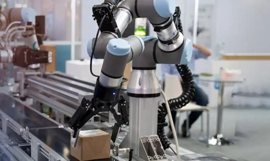 Cobot Deployment Timeline — 5 Phases from Planning to Production